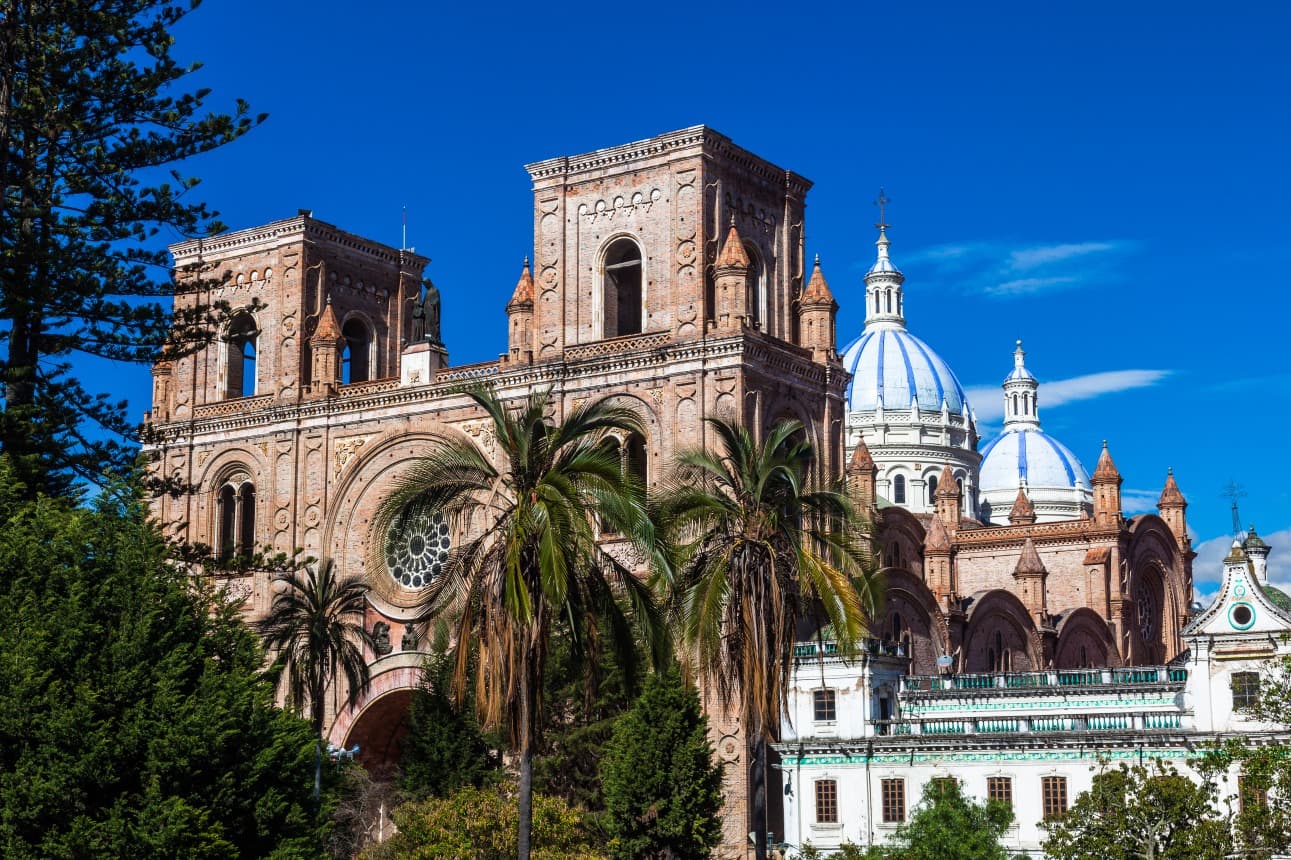 cathedral built center cuenca